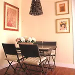 Remodeled Historic In Bairro Alto شقة