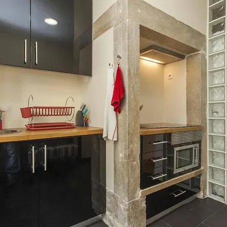 Apartment Remodeled Historic In Bairro Alto Lissabon