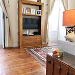 Remodeled Historic In Bairro Alto Lejlighed Lisboa