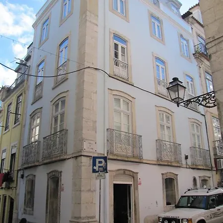 Remodeled Historic In Bairro Alto Lägenhet