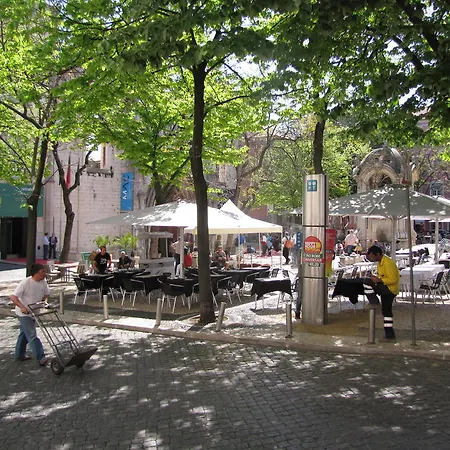 Remodeled Historic In Bairro Alto