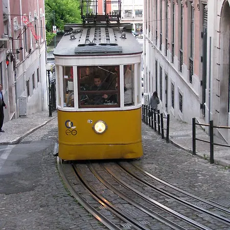 Lägenhet Remodeled Historic In Bairro Alto Lisboa