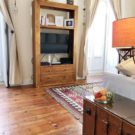 Remodeled Historic In Bairro Alto Apartament Lizbona