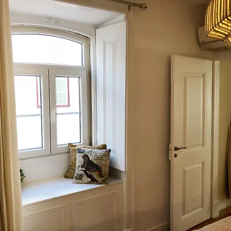 Lägenhet Remodeled Historic In Bairro Alto Lisboa