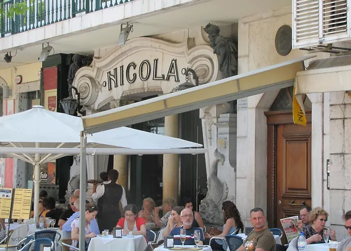 Remodeled Historic In Bairro Alto شقة Lisboa