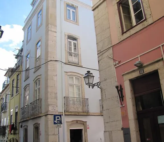 Remodeled Historic In Bairro Alto