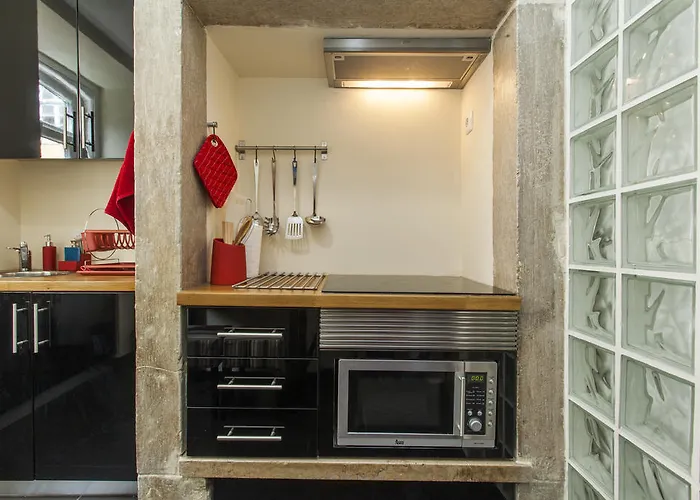 Remodeled Historic In Bairro Alto