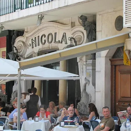 Remodeled Historic In Bairro Alto דירה ליסבון