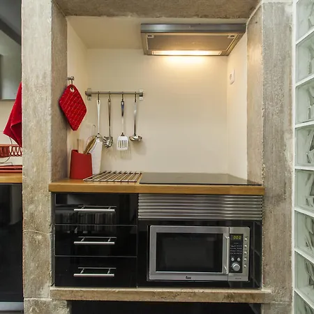 Remodeled Historic In Bairro Alto