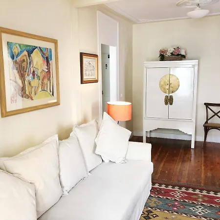 Remodeled Historic In Bairro Alto Апартаменти *