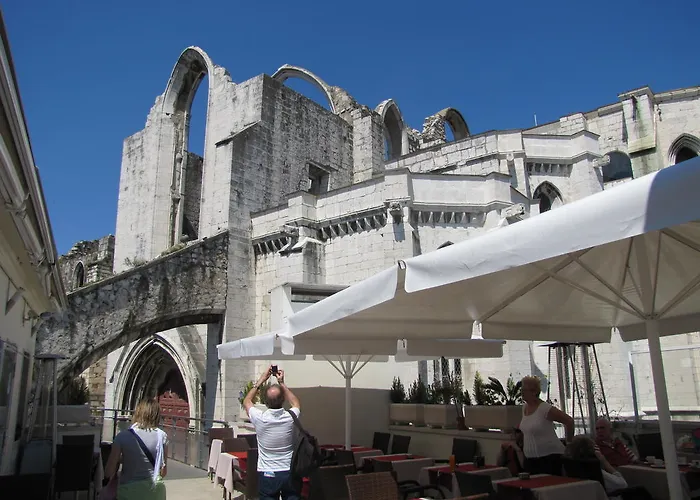 Апартаменти Remodeled Historic In Bairro Alto