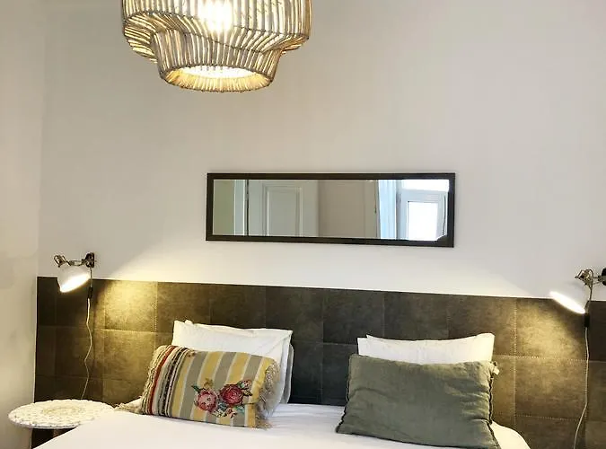 Апартаменти Remodeled Historic In Bairro Alto Лісабон