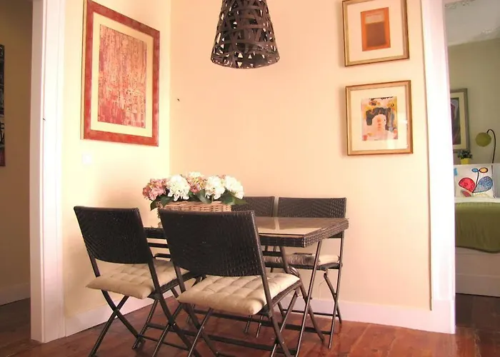 Remodeled Historic In Bairro Alto Апартаменти