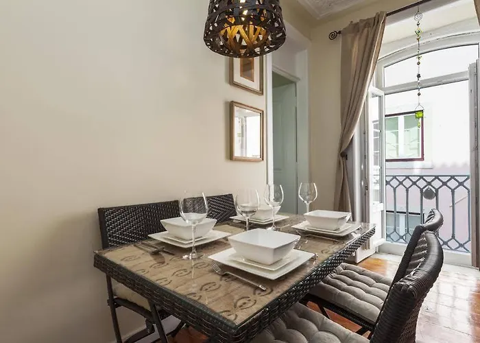Апартаменти Remodeled Historic In Bairro Alto Лісабон