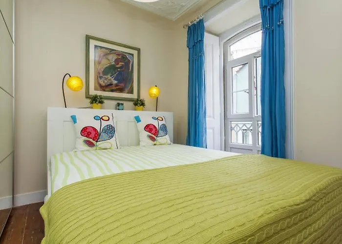 Remodeled Historic In Bairro Alto Апартаменти Лісабон